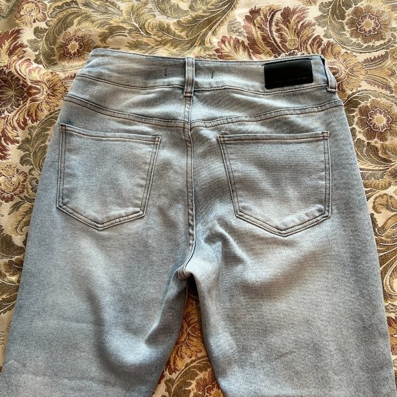 !IT. Denim Capris - Size 10 - Picture 3 of 9
